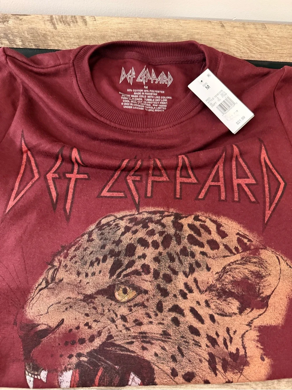 Men’s Maroon Def Leppard Graphic Tee